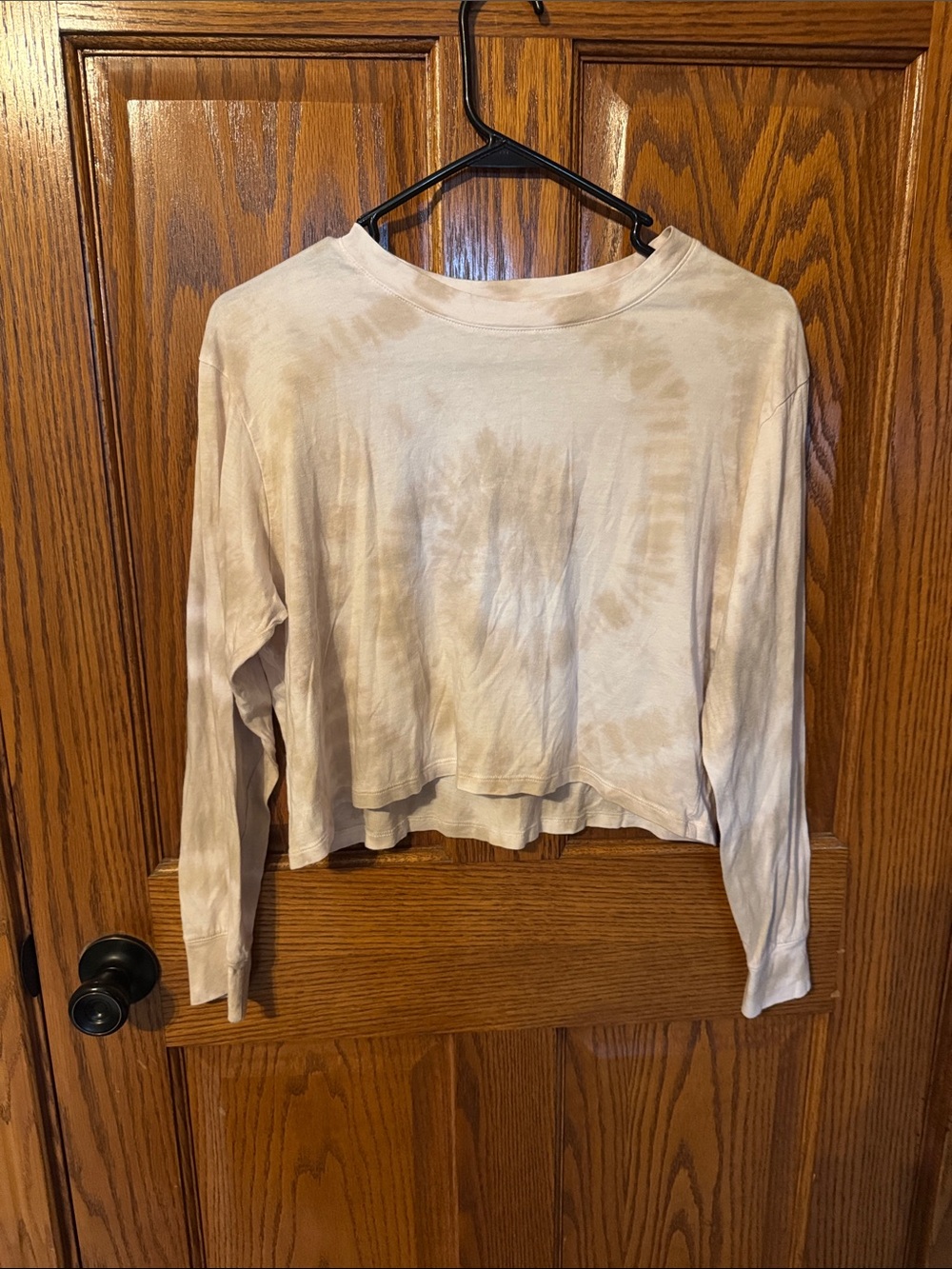 American Eagle Outfitters Long Sleeve Cropped Tie-Dye Top - Beige
